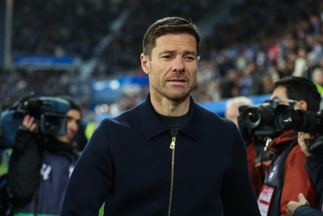 转折点！法兰克福主帅复盘，西甲今夜攻防权衡，压力陡增，临场指挥获称赞(德甲联赛盘路特点和投注策略第十五章解析)