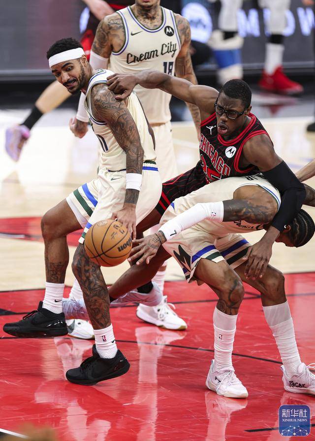 爱游戏-赛地聚焦:NBA常规赛冲刺阶段热度飙升,密尔沃基雄鹿刷新队史纪录,压力陡增,轮换策略成焦点的简单介绍